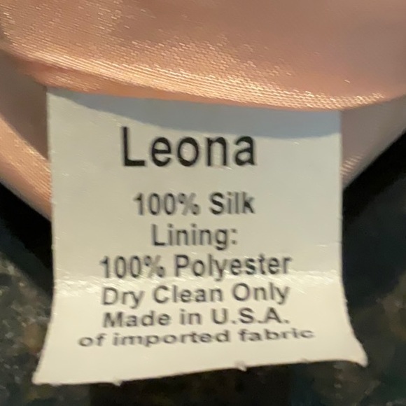 Ladies Leona by Lauren Leonard Top. Size Small - Picture 4 of 4